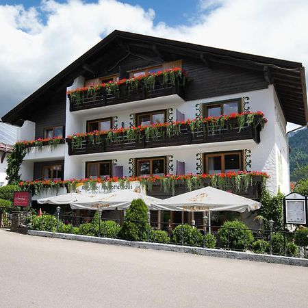 Hotel Restaurant Amadeus - Inclusive Skipass Und Vieles Mehr บาดฮินเดลัง ภายนอก รูปภาพ