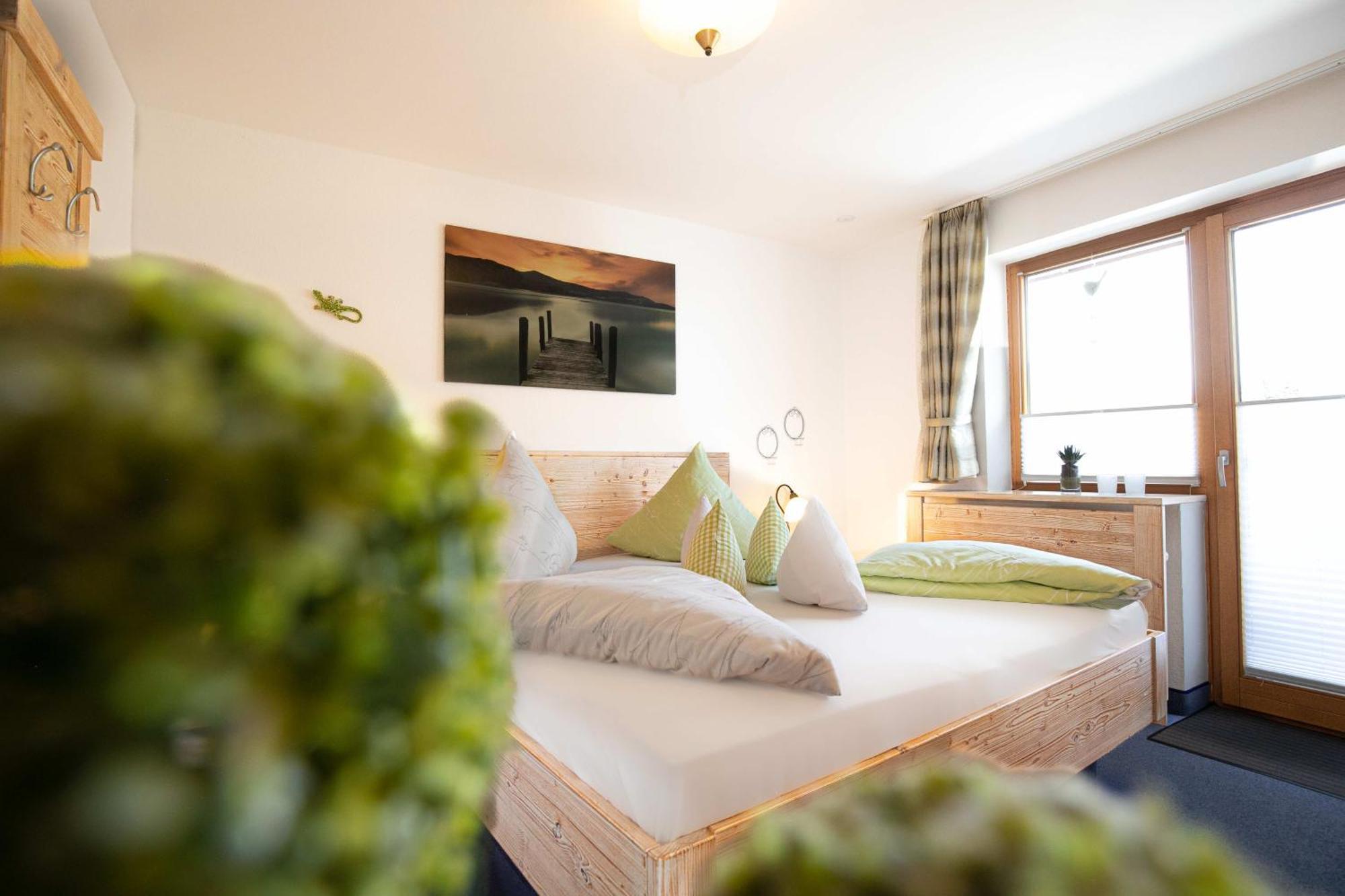 Hotel Restaurant Amadeus - Inclusive Skipass Und Vieles Mehr บาดฮินเดลัง ภายนอก รูปภาพ