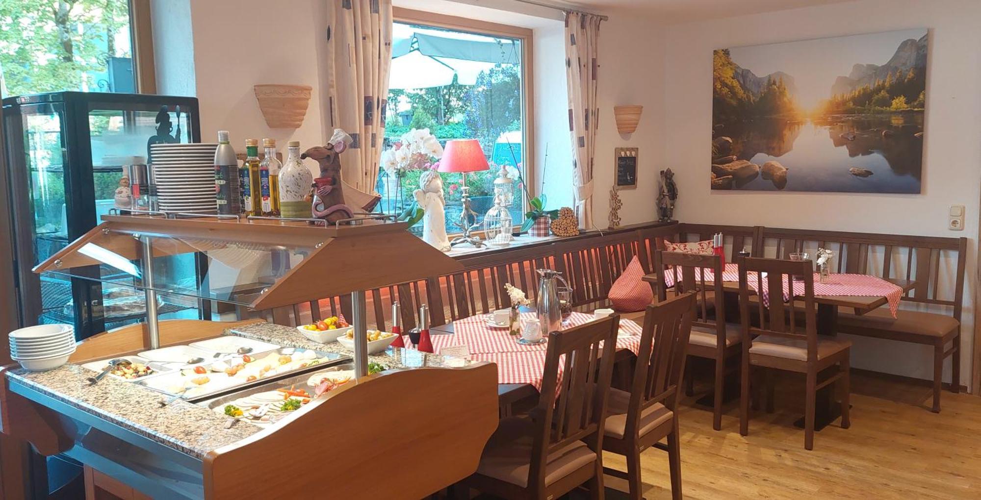 Hotel Restaurant Amadeus - Inclusive Skipass Und Vieles Mehr บาดฮินเดลัง ภายนอก รูปภาพ