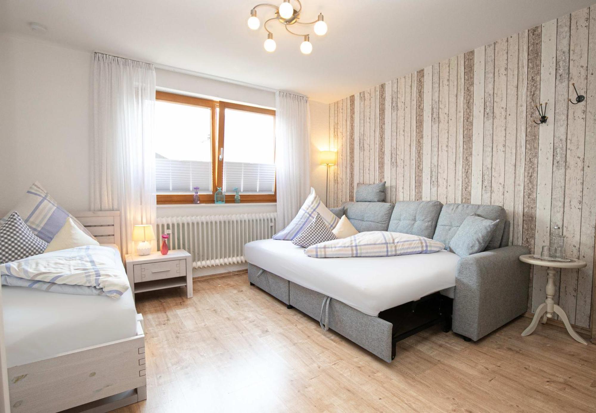 Hotel Restaurant Amadeus - Inclusive Skipass Und Vieles Mehr บาดฮินเดลัง ภายนอก รูปภาพ